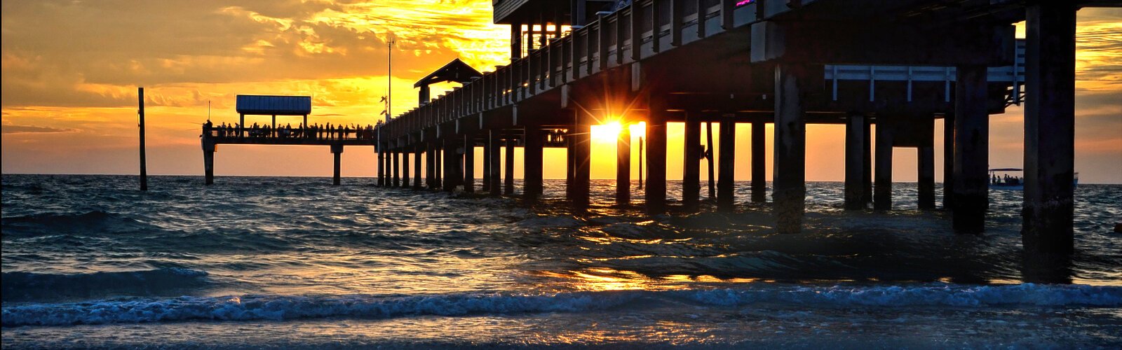  Pier 60 at Clearwater Beach offers the promise of magnificent sunsets that do not disappoint.