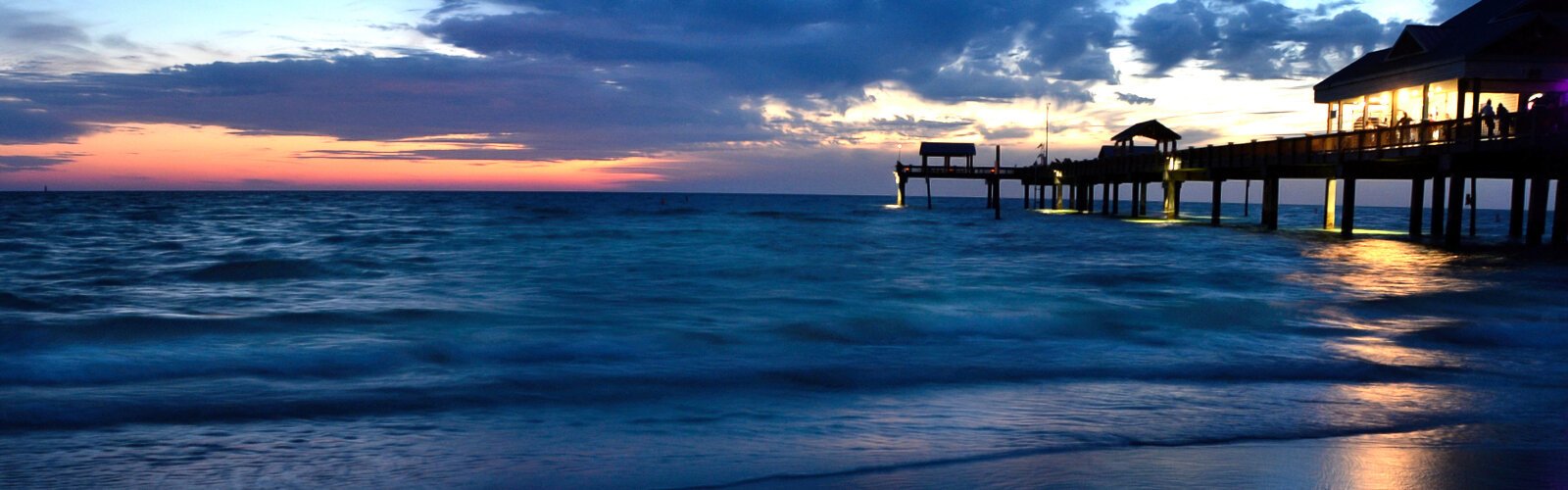  Dusk falls on the Gulf of Mexico at Clearwater Beach, capping the day with soothing colors.