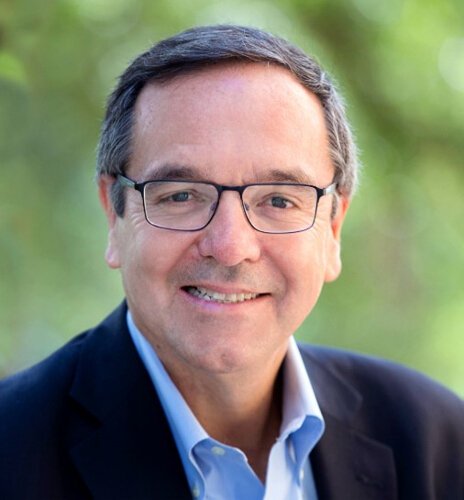 Gil Penalosa, an expert on designing and correcting streets to make them safe for pedestrians and bicyclists and founder of 8-80 Cities, is a featured speaker at  “A Community Conversation with National Leaders," Safe Streets Week's key event.