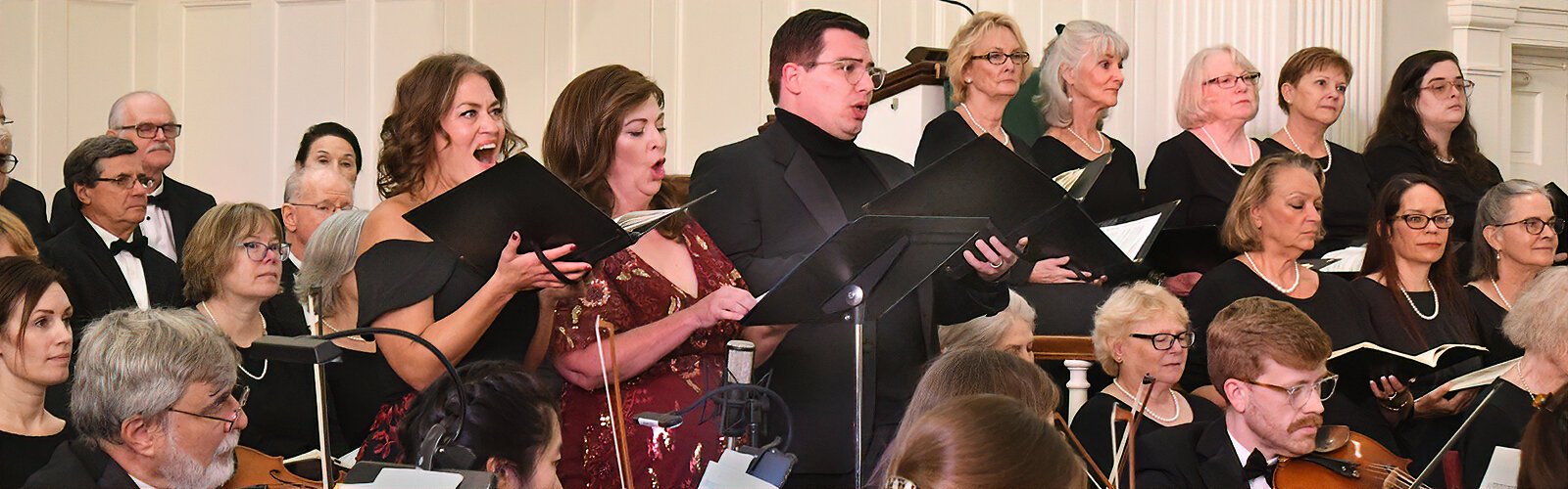 Soprano Susan Hellman Spatafora, mezzo-soprano Robyn Rocklein and tenor Eric Ferring perform the Quoniam from the Gloria in Mozart’s work piece.