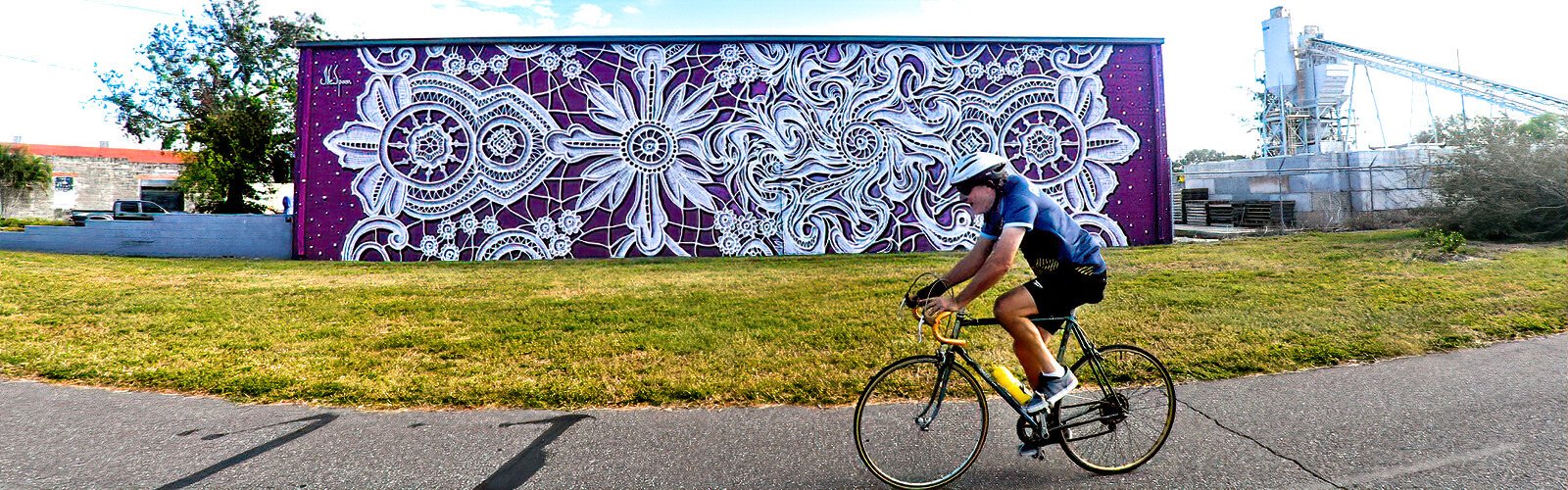 Polish artist NeSpoon’s “Lovely in Lace” is an intricate and finely detailed mural in St Pete’s Warehouse Arts District.