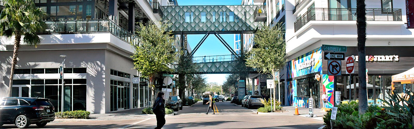 Located at the southeast corner of North Dale Mabry Highway and Interstate 275, Midtown Tampa is a bustling pedestrian-friendly community hub lined with public art. 