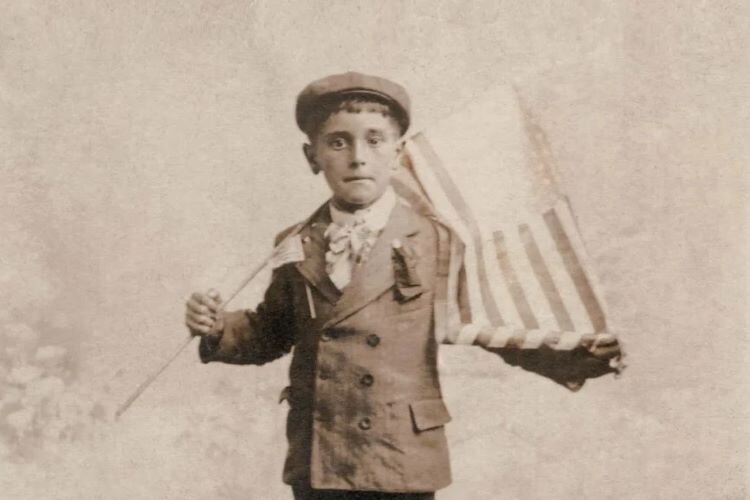 "Invisible Immigrants" tells the story of Spanish immigrants like Prudencio “Pete” García, who arrived in St. Louis, Missouri from Asturias, Spain in 1907 and became a prominent figure in the city’s Spanish immigrant community.